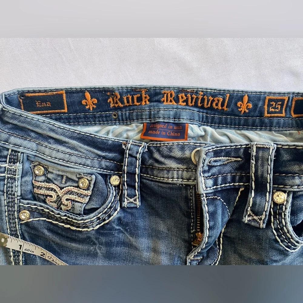 Rock Revival Ena Capri Jeans Style: RJ8469P23 Color: Ena P23 - Picture 7 of 12